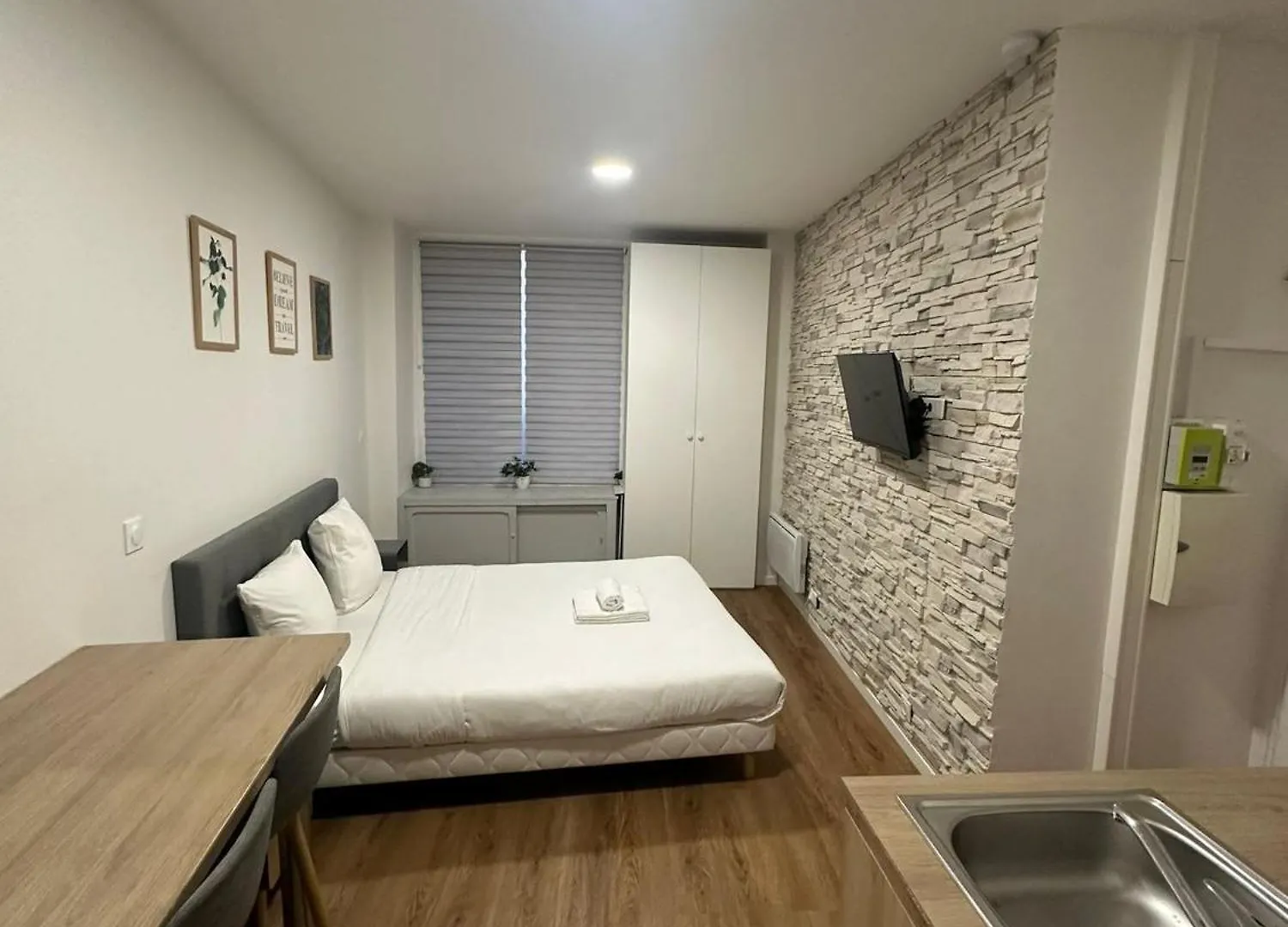 Parisian Art Retreat: Charming Flat Near Modern Museums Apartment France